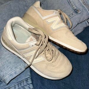 Beige New Balance sneakers